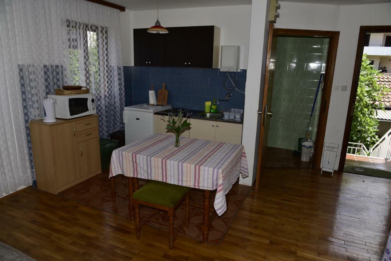 Apartment Palm Tree Malinska Esterno foto